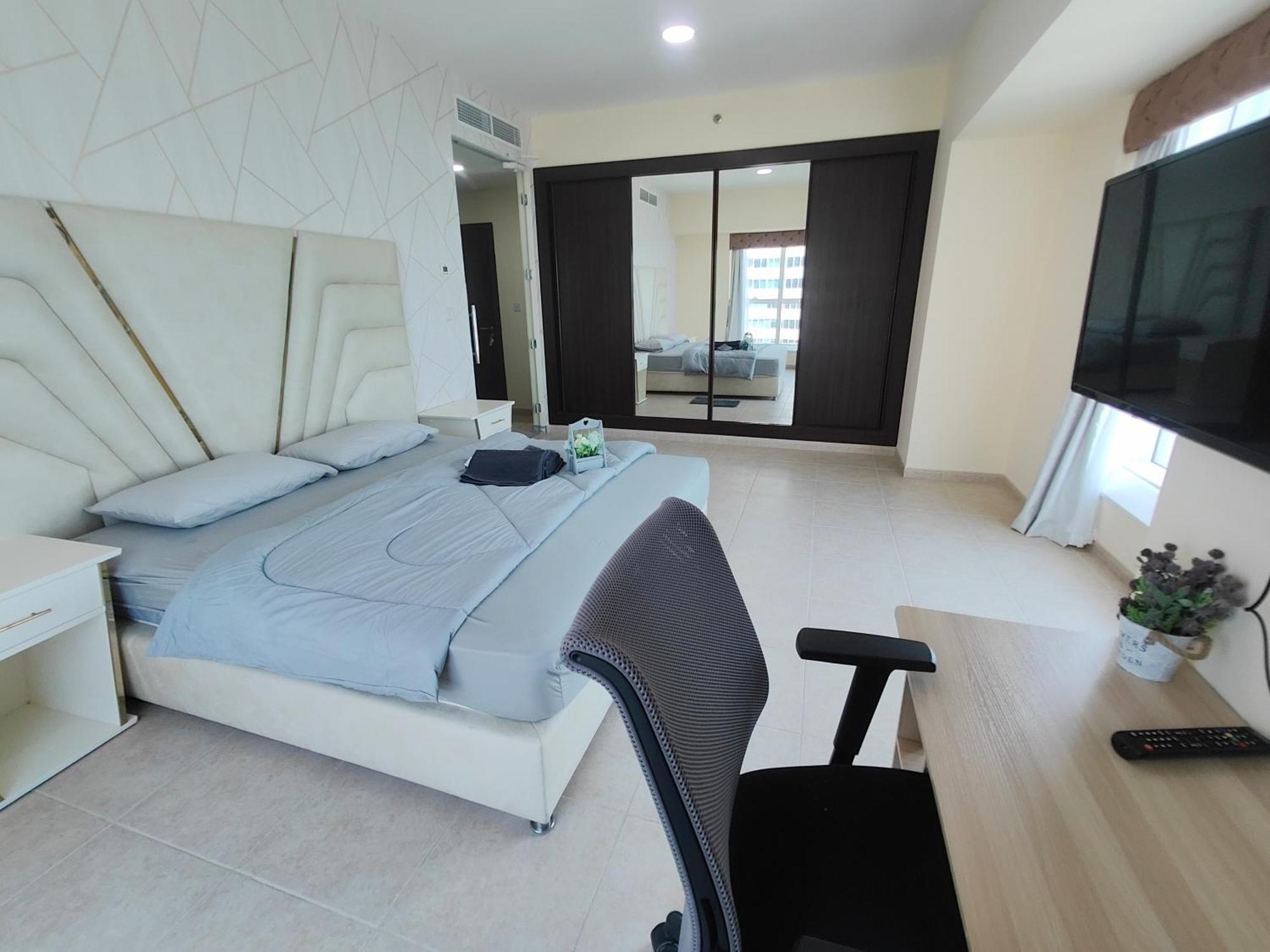 At The Top Marina, Award Winning Property, Walk To Beach And Metro Station, Coliving Dubai Ngoại thất bức ảnh